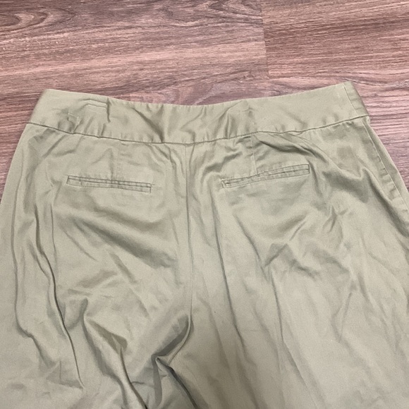 AVENUE olive green casual cropped pants, size 16 - Picture 6 of 6